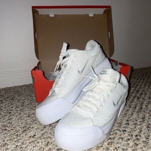 Nike Women's White Low-Profile Athletic Sneakers